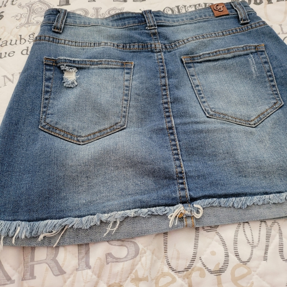 Skirt - Picture 3 of 3